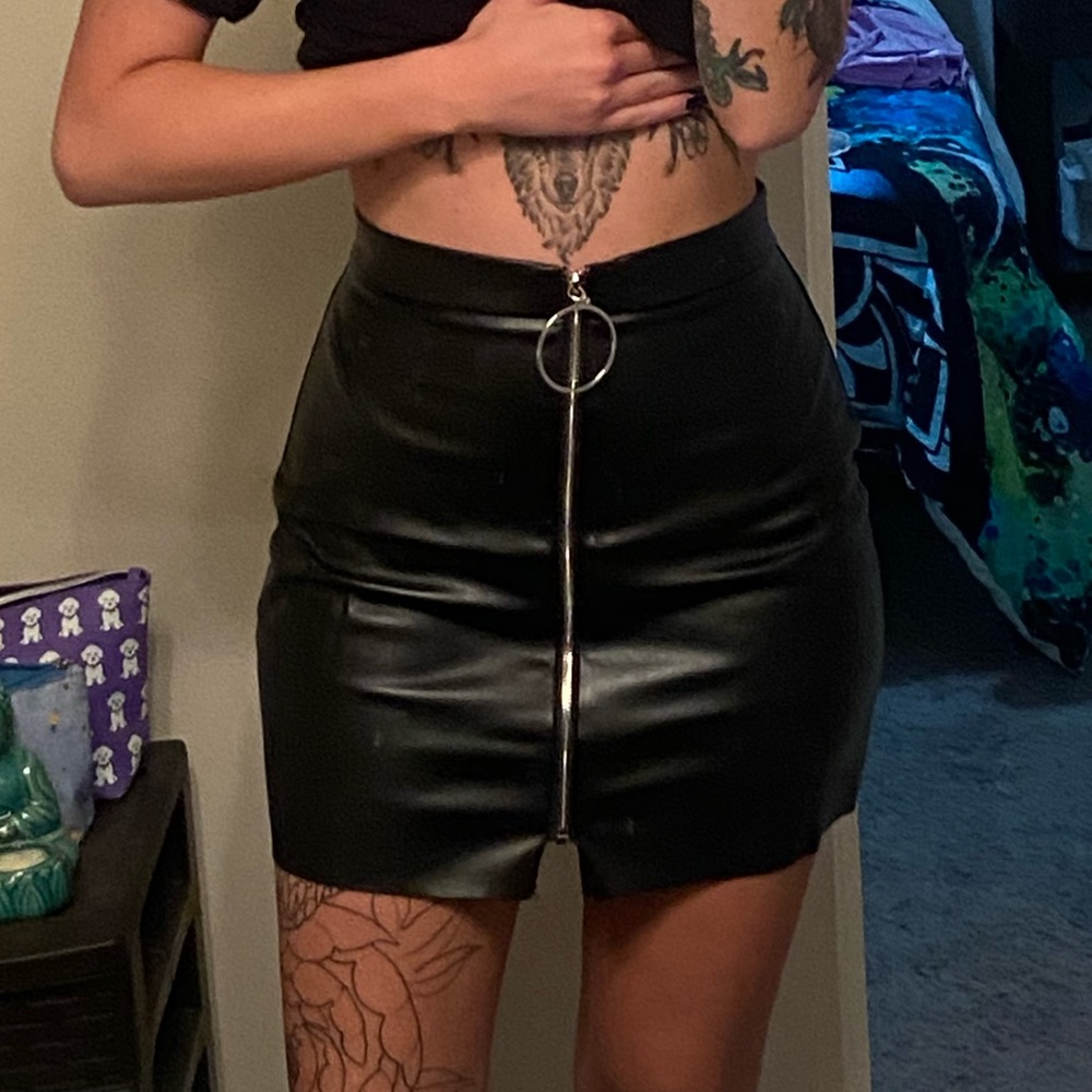 Sexy Faux Leather Zip Up Skirt